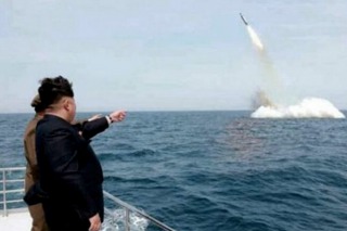 Corea del Norte lanzó 3 misiles balísticos y su actitud fue condenada