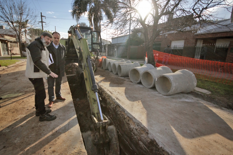 Avanza la obra del desagüe sobre calle Piedras