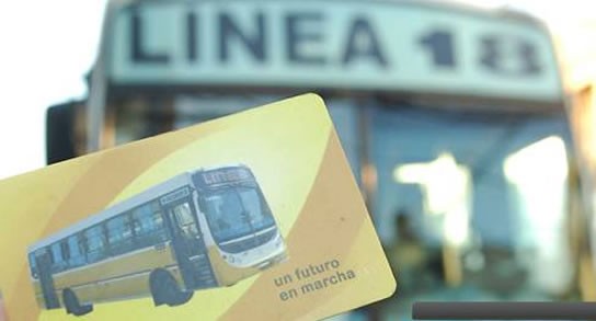 La tarjeta amarilla seguirá vigente un mes más para pagar el colectivo