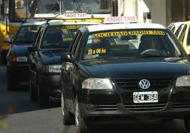 Roban a punta de pistola a un taxista
