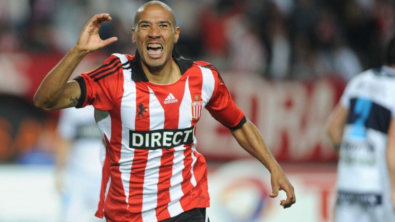 DIEGO VERA EN LA MIRA DE COLÓN