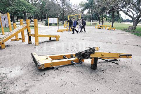 Vecinos preocupados por el deterioro en Parque del Sur