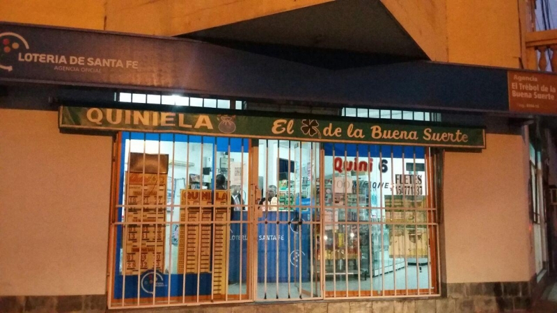 Robaron dos comercios en barrio Candioti