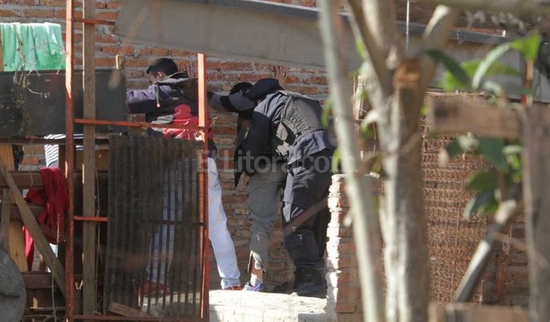 Batalla narco en pleno barrio