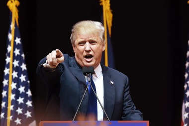Trump incitó a los defensores de la portación de armas a frenar a Hillary