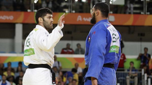 Un judoca egipcio le negó el saludo a su par israelí