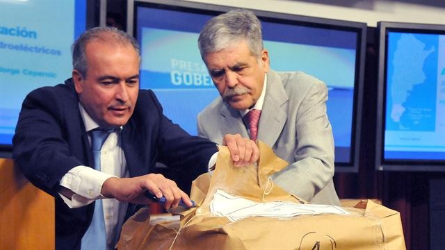 Denuncian a Julio De Vido y José López por destinar $24 millones para un barrio sin viviendas