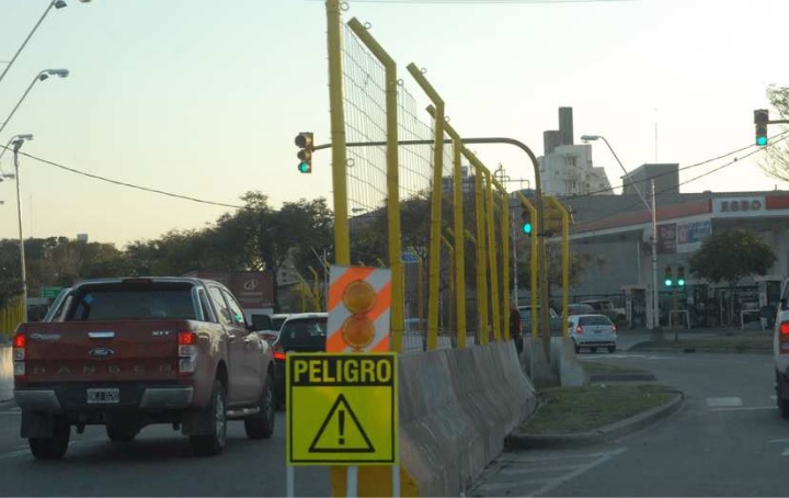 Tránsito complicado en el acceso Este a la ciudad