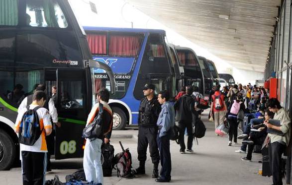 Los pasajes de colectivo de larga distancia suben un 26%