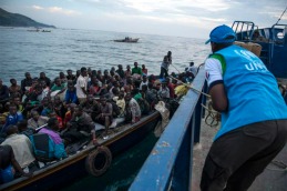 Llegan cada vez más refugiados a Grecia e Italia