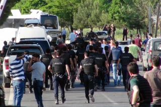 Once policías murieron y 78 resultaron heridos por un nuevo atentado