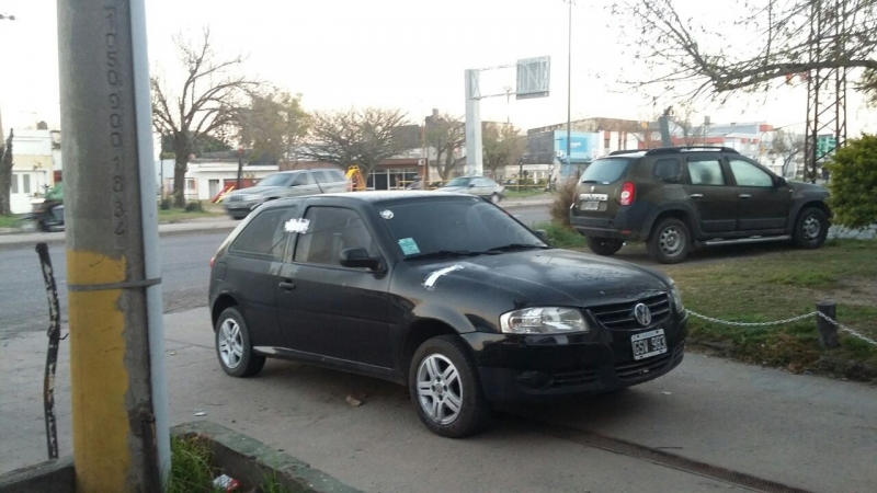 Policía detenido por intentar agredir a su ex pareja