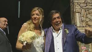 SE CASÓ CACHO CASTAÑA CON SU NOVIA 34 AÑOS MÁS JOVEN