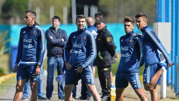 La selección argentina viajó a Venezuela con tres cambios casi definidos