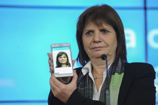 Bullrich anunció medidas para terminar con los barrabrava en los estadios