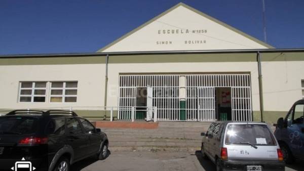 Detuvieron al presunto autor del asalto a la maestra en la escuela de Centenario