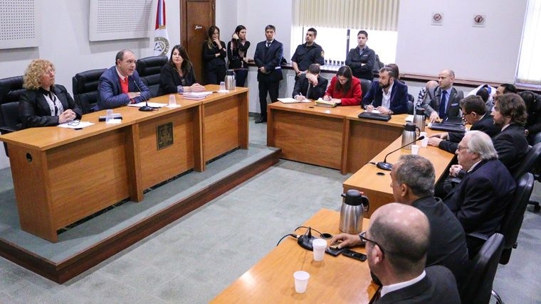 Condenaron a cinco policías por delitos de extorsión