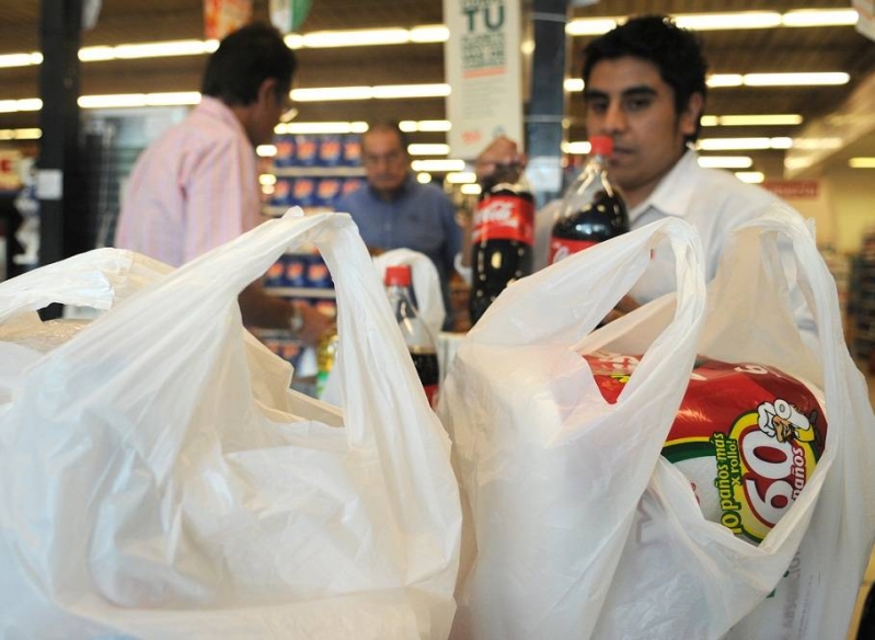 Eliminarán definitivamente las bolsas plásticas en los súper
