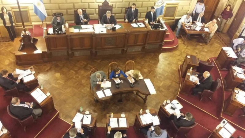 Aprueban leyes para otorgar más poder a jueces y fiscales