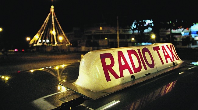 Robaron a un taxista en Boulevard y 4 de enero