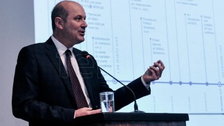 El titular del Banco Central fijó una meta de inflación de entre 12% y 17% para 2017