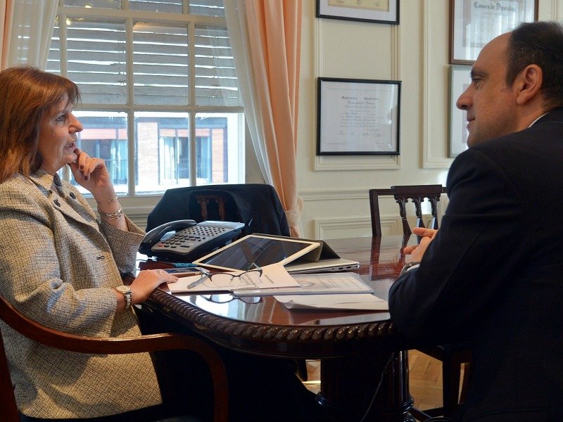 Corral recibe a Bullrich y a las fuerzas federales