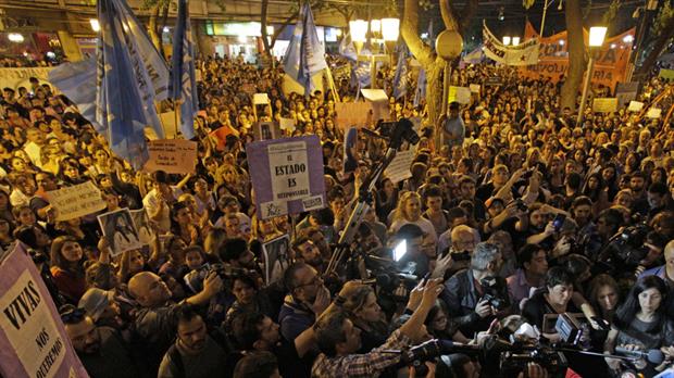 Multitudinaria movilización por femicidios en Mendoza