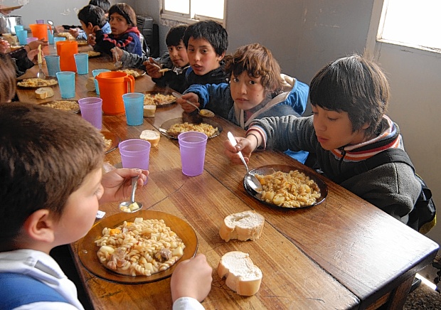 “50 mil personas se alimentan en comedores comunitarios”