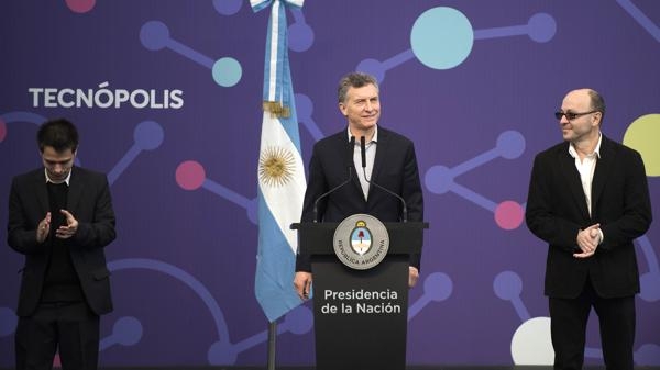 Macri encabeza una cumbre con más de dos mil intendentes