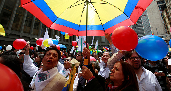 Tradujeron el acuerdo de paz a 68 idiomas originarios, criollos y del pueblo gitano