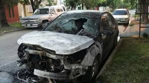 Tres autos incendiados en pocas horas 