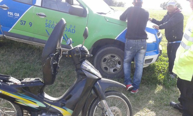 Detienen a dos hombres que le arrojaron piedras a un micro