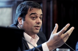 Triaca presentará un programa de créditos para la formación profesional en pymes