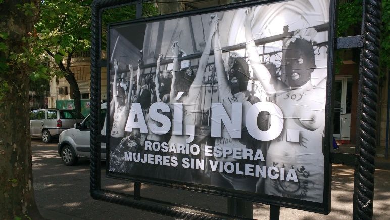 Rosario, empapelado contra el Encuentro Nacional de Mujeres
