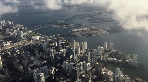 El huracán Matthew se acerca a Florida, donde recuperará fuerzas