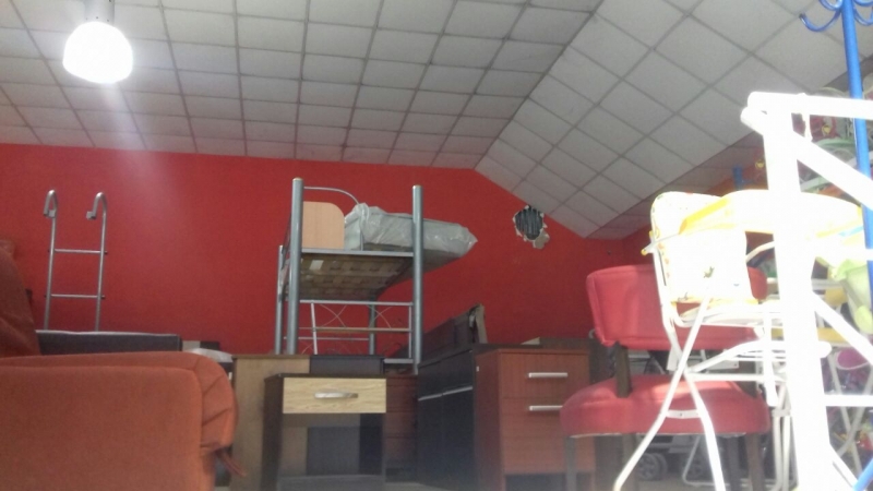 Por séptima vez, robaron una mueblería
