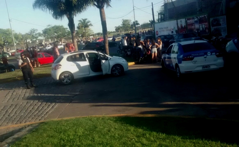 Por disturbios en el Faro, la policía detuvo a tres sujetos