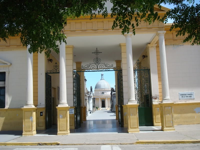 Licitan la renovación del mercado de flores del Cementerio