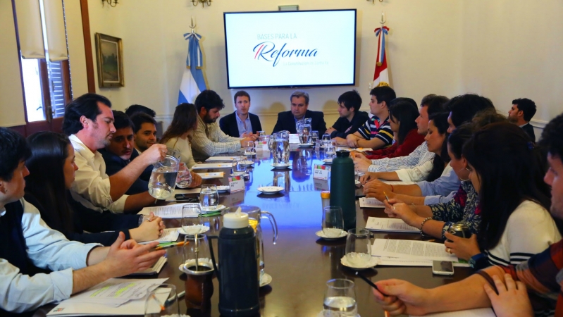 Referentes de juventudes políticas se suman al proceso de diálogo