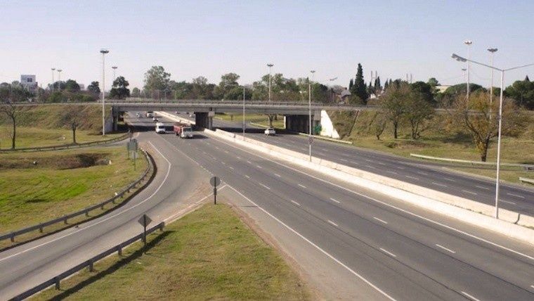 Dos detenidos por arrojar piedras a los vehículos para robar