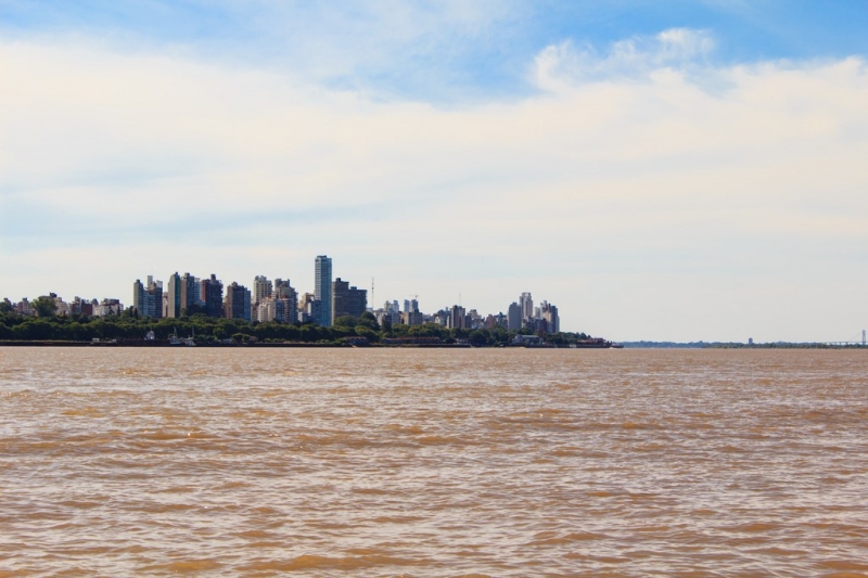 El río Paraná es el mayor canal de entrada de marihuana al país