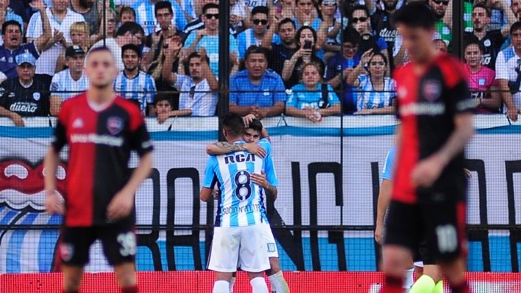 RACING LE SACÓ EL INVICTO A NEWELL'S