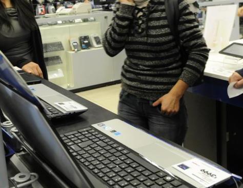 Quitan arancel para importar computadoras y peligran 5 mil empleos
