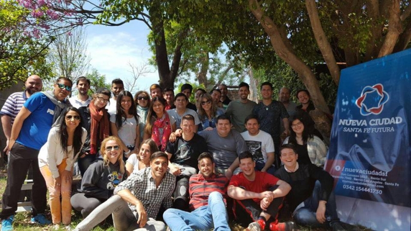 Jóvenes comprometidos por una nueva realidad 