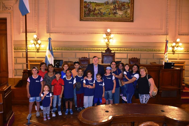 Visita al Senado de alumnos de la Escuela N° 6168 de Huanqueros
