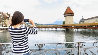 Casi mil millones de turistas viajaron por el mundo