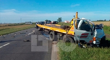 Un fallecido tras un choque frontal entre dos camioneros