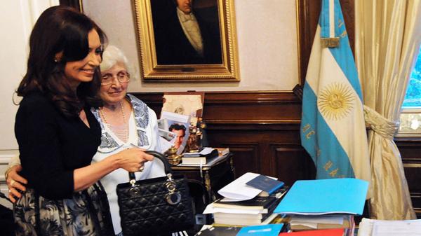 Cristina Kirchner culpó a Mauricio Macri por la denuncia contra su madre