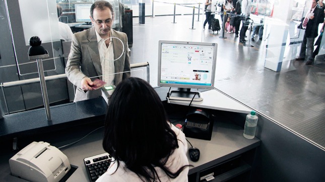 Eximen de la visa a los canadienses que ingresen por negocios