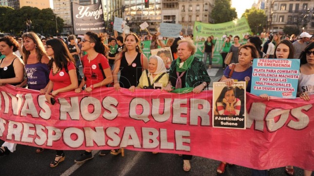 Miles de mujeres marcharon contra 